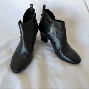 Tory Burch Gemini Link Ankle Booties 70 Size 7.5 Black Nappa Leather Super Soft